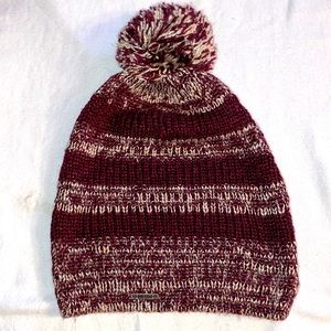 Cute maroon & white slouchie beanie
